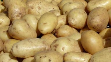 Ein halbes Kilo Kartoffeln statt Smartphone. Ein halbes Kilo Kartoffeln statt Smartphone.