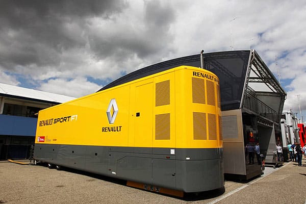 Dunkle Wolken über dem Renault-Truck. Die Franzosen sind der Motorenlieferant für Red Bull.