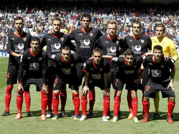4. August: Borussia Mönchengladbach gegen FC Sevilla: Der Champions-League-Qualifikant empfängt den FC Sevilla (15.30). Ein echter Härtetest für die Elf von Trainer Lucien Favre.