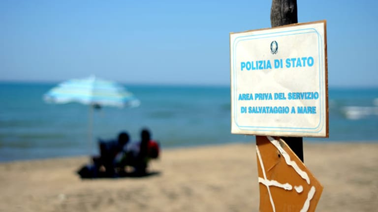 Privatisierter Strand bei Fiumicino, nahe Rom.