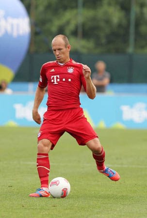 Platz 1: Der Rekordmeister sichert sich bei den Trikot-Einnahmen den Titel. Die Telekom zahlt dem FC Bayern geschätzte 23 Millionen Euro.
