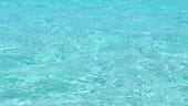 Rund 15 Kilometer vor der Südküste Kretas liegt die unbewohnte Insel Chrissi, was "die Goldene" bedeutet. Die Insel besteht fast nur aus weißem Kalksand, was ihr den Charakter einer karibischen Insel verleiht. Kein Hotel stört hier die Aussicht, azurblaues Wasser und sanft abfallende Strände machen Chrissi auch für Familien interessant.