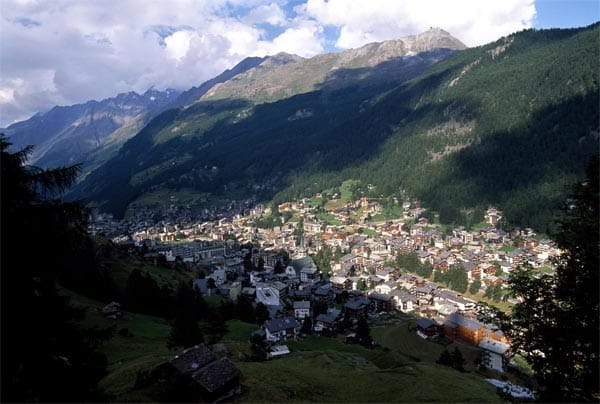 Blick auf das Dorf Zermatt.