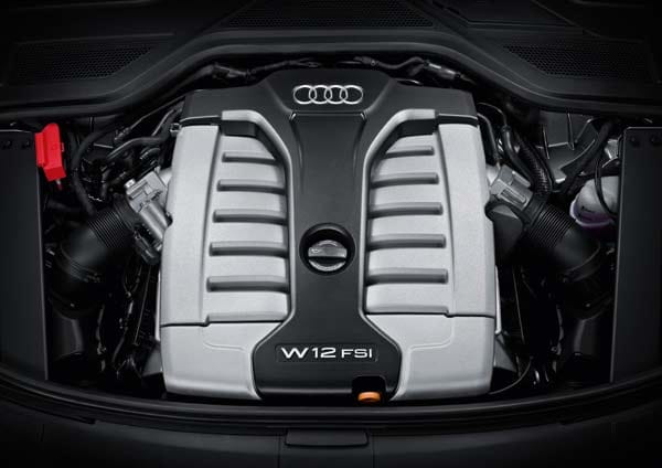 Audi W12 FSI im Audi A8: 6,3 Liter Hubraum, 500 PS, Verbrauch 11,9 Liter.
