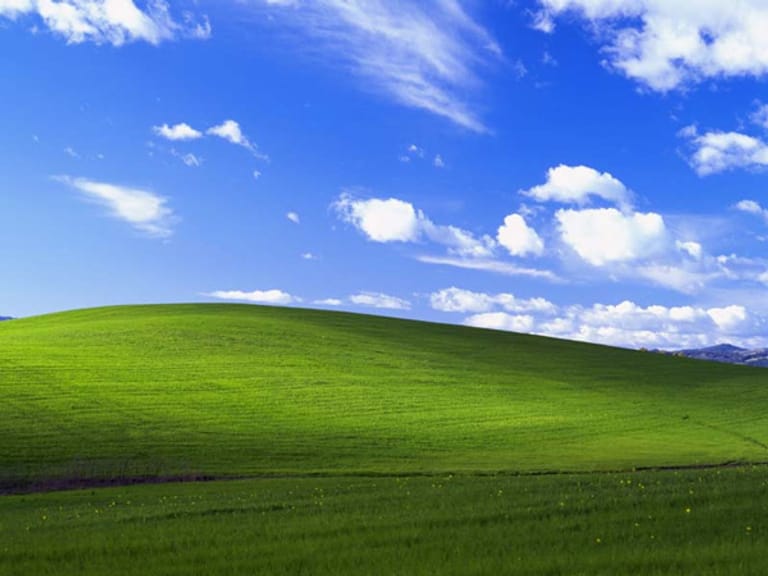 "Bliss": Der Standard-Desktop von Windows XP wie ihn Millionen Computer-Nutzer kennen.