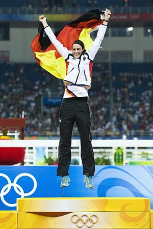 Für das Abschluss-Gold aus deutscher Sicht könnte Fünfkämpferin Lena Schöneborn, die 2008 gewann, zuständig sein. Alle fünf Disziplinen finden am 12.08. statt, die Entscheidung fällt um 19 Uhr.