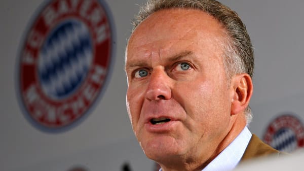 Bayerns Vorstandsboss Karl-Heinz Rummenigge gießt beim Thema Lars Bender erneut Öl ins Feuer. Bayerns Vorstandsboss Karl-Heinz Rummenigge gießt beim Thema Lars Bender erneut Öl ins Feuer.