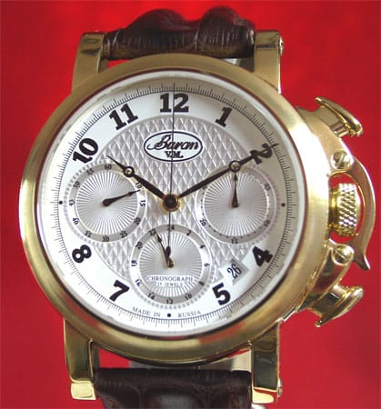 Ein fulminanter Buran-Chronograf von Volmax. Das vergoldete Stück kostet mit Safirglas und 24-Stunden-Anzeige 529 Euro.