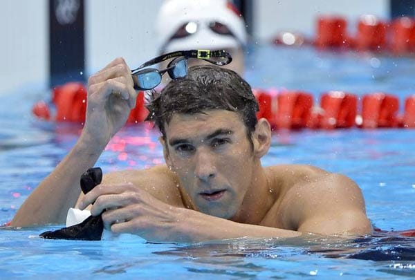 Er ist der erfolgreichste Olympionik aller Zeiten: Auch dank seiner 14 olympischen Gold-Medaillen verdient der amerikanische Schwimmer Michael Phelps um die 8 Millionen Euro. Bei Olympia möchte Phelps einfach "Spaß haben" und es genießen nochmal dabei zu sein.