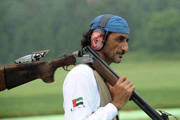 Saeed Ahmed Al Maktoum geht für die Vereinigten Arabischen Emirate ins Rennen. Der Schütze nimmt zum vierten Mal an Olympischen Spielen teil. Er ist der Neffe eines Scheichs, dessen Familienvermögen auf knapp 100 Milliarden Euro geschätzt.