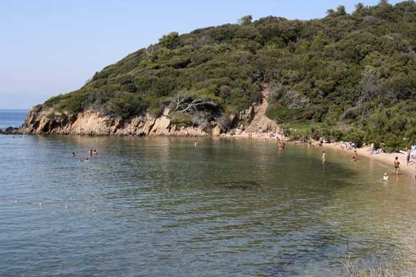 Als Einzige davon ist Port-Cros komplett als Nationalpark unter Schutz gestellt.