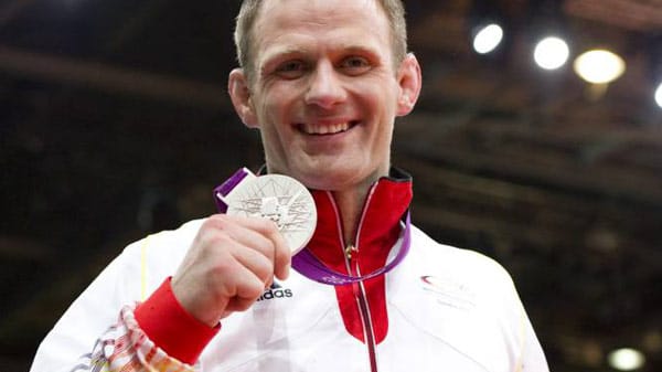 Silbermedaillen-Gewinner Ole Bischof (Judo) könnte kostenlos Finanzberater werden. Silbermedaillen-Gewinner Ole Bischof (Judo) könnte kostenlos Finanzberater werden.