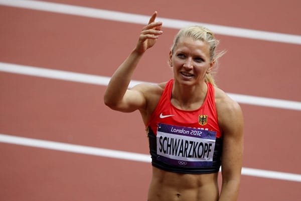 Erst Disqualifikation, dann doch die Silber-Medaille: Lilli Schwarzkopf krönte ihre sensationelle Leistung im Siebenkampf mit dem 2. Platz.