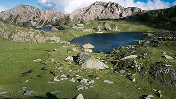 Die Lacs Jumeaux im Fontanalba-Tal befinden sich in einer wegen seiner Felsgravuren besonders geschützten Zone des Mercantour Nationalparks.