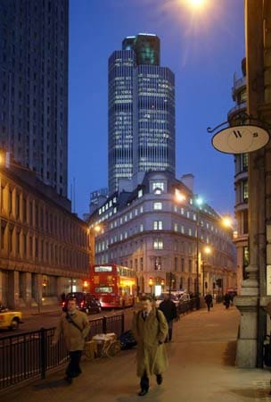 Angesagt ist das "Vertigo 42" im 183 Meter hohen Tower 42 in London. Dort feiert sich das feine Publikum des Financial District regelmäßig selbst, entweder in der Panoramabar mit selbst für Londoner Verhältnisse sündteuren Drinks in der Hand oder nebenan auf der Tanzfläche.