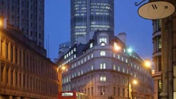 Angesagt ist das "Vertigo 42" im 183 Meter hohen Tower 42 in London. Dort feiert sich das feine Publikum des Financial District regelmäßig selbst, entweder in der Panoramabar mit selbst für Londoner Verhältnisse sündteuren Drinks in der Hand oder nebenan auf der Tanzfläche.