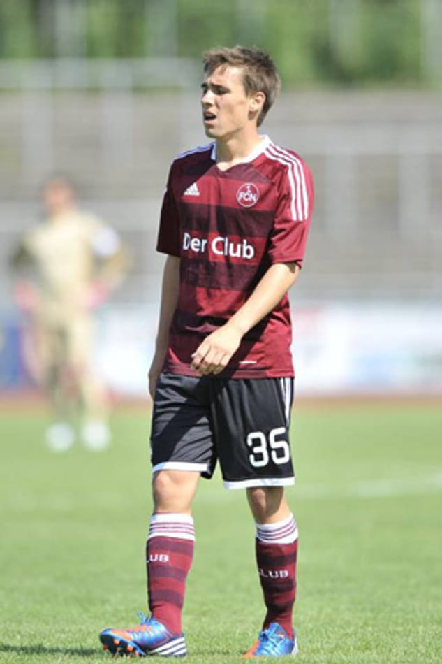 Philipp Klement steht beim 1. FC Nürnberg unter Vertrag. Dort haben sich in der Vergangenheit schon viele Talente entwickelt. Darauf setzt auch der zentrale Mittelfeldspieler.