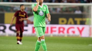 Schock-Diagnose für Wolfsburgs Stürmer Patrick Helmes. Der ehemalige Nationalspieler fällt mit einer Verletzung mindestens sechs Monate aus. Bereits 2009 - damals bei Bayer Leverkusen - zog sich der 28 Jahre alte Spieler diese Verletzung zu.