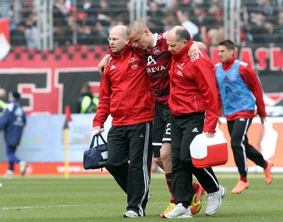 Verletzungssorgen auch beim Club: Adam Hlousek (Foto) erlitt einen Kreuzbandriss. Markus Mendler hat Probleme am Meniskus.