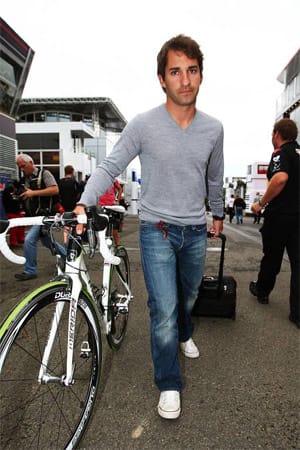 Timo Glock hingegen liebt das Rennradfahren am Bodensee in seiner Wahlheimat Schweiz. Ab und zu dreht er sogar eine Trainingsrunde mit dem ehemaligen Gewinner der Tour de France Jan Ullrich.