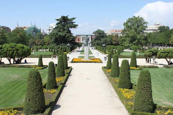 Parque del Retiro: Im Herzen der geschäftigen spanischen Hauptstadt Madrid liegt eine grüne Oase der Ruhe.