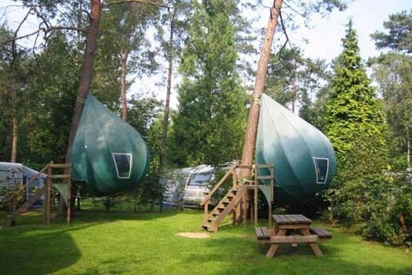 Zelte in Tropfenform gibt es auf dem Campingplatz De Hertshoorn in den Niederlanden.