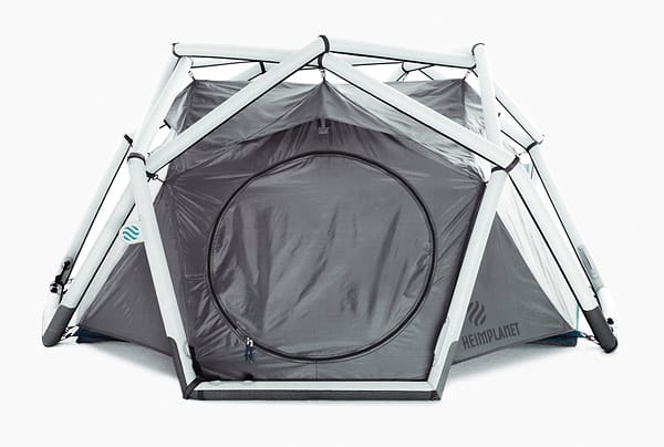 Laut Hersteller ist das Zelt trotzdem stabil genug. Das praktische Aufpump-Zelt gibt es für 499 Euro.