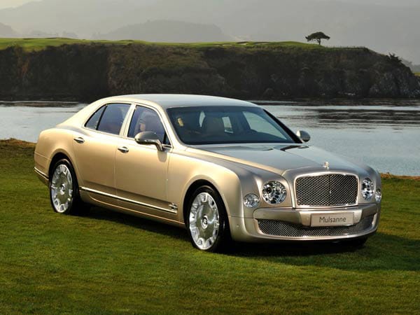 Der Bentley Mulsanne belegt mit 13 Neuzulassungen Platz 3 bei den wenig zugelassenen Oberklasse-Limousinen. Bentley ist eben auch eine sehr exklusive und teure Marke.