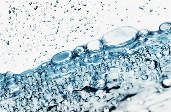 Mineralwasser löscht nicht nur den Durst, es bläht auch auf.