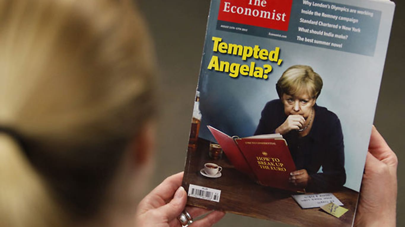 Der "Economist" macht mit Merkel auf, die über einer Akte mit dem frei übersetzten Titel "Wie man den Euro sprengt" brütet