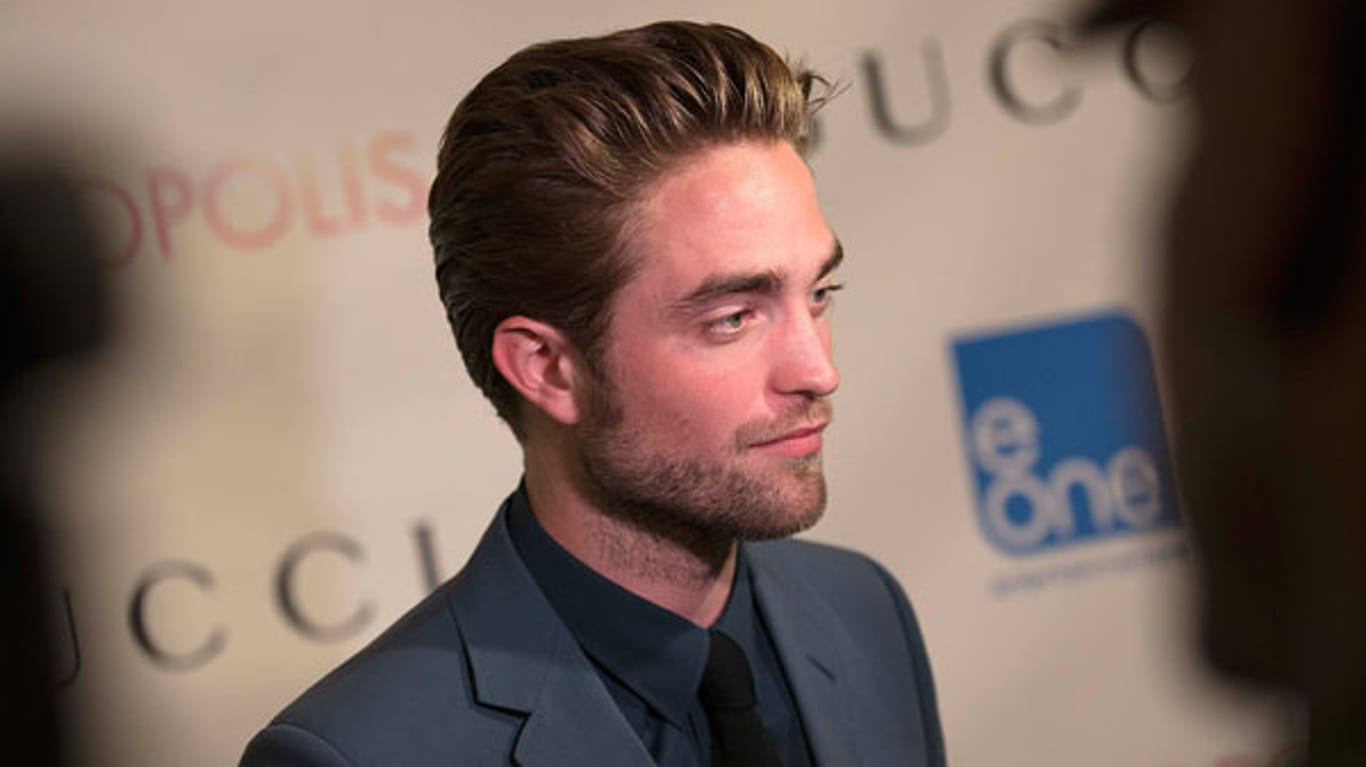 Robert Pattinson hat sich bei einem TV-Auftritt und der "Cosmoplis"-Premiere erstmals wieder öffentlich gezeigt.