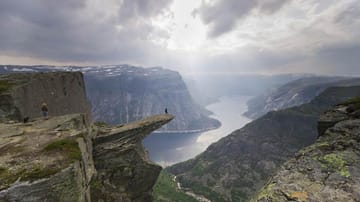 Norwegen: Hier findet man spektakuläre Felsen und Berge.
