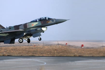 Steht ein Luftschlag gegen Iran kurz bevor? Eine israelische F16 beim Start