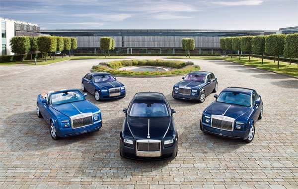 Die "Phantom Coupé Aviator"-Flotte von Rolls-Royce. Jeder dieser Wagen ist ein wahrhaft edler Bolide. Die "Phantom Coupé Aviator"-Flotte von Rolls-Royce. Jeder dieser Wagen ist ein wahrhaft edler Bolide.
