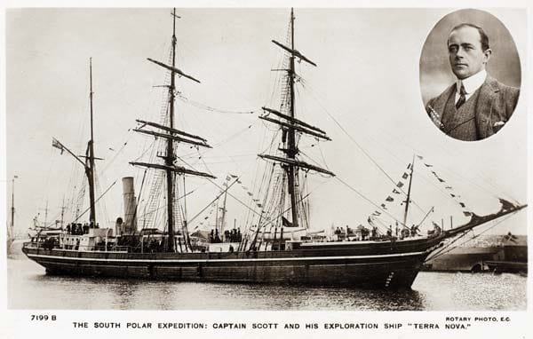 Die legendäre "SS Terra Nova" auf dem Weg zur Antarktis. Wegen Schwierigkeiten mit dem Schiff verzögerte sich die Südpol-Expedition von Robert Falcon Scott (kleines Bild).