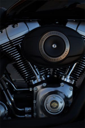 Die ersten Jubiläumsmodelle von Harley-Davidson werden voraussichtlich zum „Open House“ am 6. Oktober 2012 im autorisierten Handel bereitstehen.