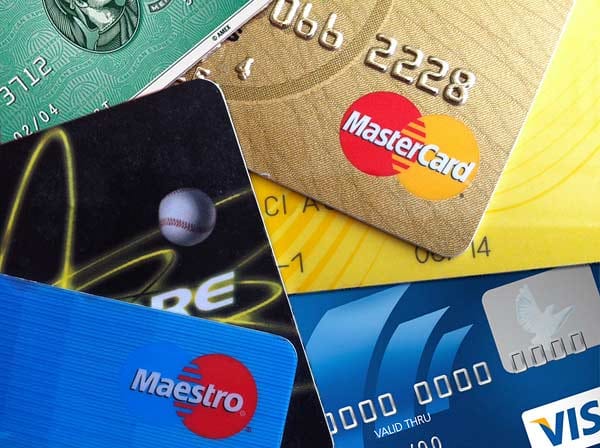 Vorsicht beim Bezahlen mit der Kreditkarte: Werden die Daten kopiert, kann damit Missbrauch betrieben werden.