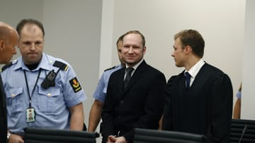 Anders Behring Breivik tötete am 22. Juli 2011 77 Menschen in Oslo und auf Utøya. Er wurde in Norwegen zu 21 Jahren Haft mit anschließender Sicherungsverwahrung verurteilt.