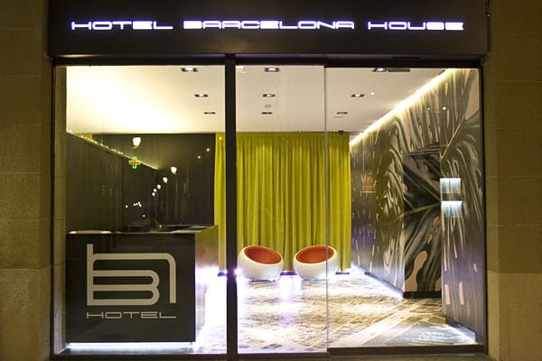 56 stylische Zimmer inmitten von Barcelona: Das ist das Hotel Bercelona House. Buchbar ist es von 34 Euro an pro Nacht.