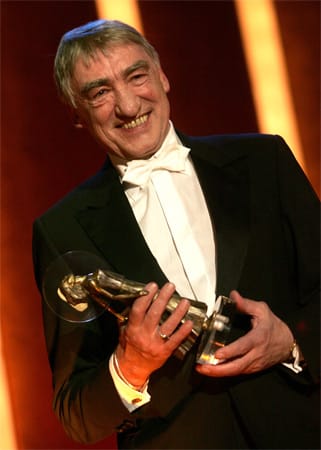 2006 erhielt Gottfried John in München den "Hall of Fame European Award" für sein Lebenswerk.
