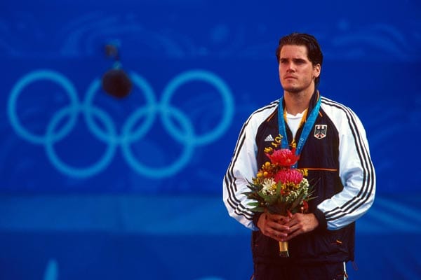 Ein Jahr später konnte Tommy Haas die Silbermedaille bei den Olympischen Spielen in Sydney gewinnen. Im Finale hatte er sich erneut dem Russen Jewgeni Kafelnikow geschlagen geben müssen.