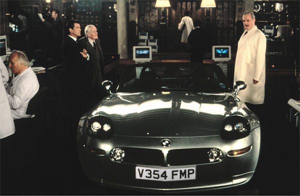 BMW wurde auch zum Filmstar. Die Marke hatte z.B. viele Gastauftritte in James-Bond-Filmen, hier der Z8 aus dem Film "Die Welt ist nicht genug" (1999).