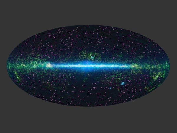 Die von "Wise" gelieferten Daten sind so umfangreich, dass Forscher auch noch eineinhalb Jahre nach der Stilllegung des Teleskops mit der Auswertung beschäftigt sind. Unter anderem entdecken sie einen bislang nicht zu erkennenden Galaxie-Typ (magenta markiert).