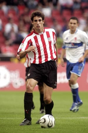 Im Sommer 2006 wechselt der damals 17-jährige Javier Martínez Aginaga von CA Osasuna zu Athletic Bilbao - für sechs Millionen Euro. Gleich in der ersten Saison wurde er Stammspieler bei den Basken.