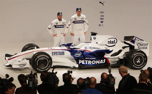 Ein kurzes Projekt war das Gastspiel in der Formel 1. Ab 2006 kooperierte BMW mit dem Schweizer Sauber Team. Da der Erfolg allenfalls mäßig war, wurde das Projekt bereits nach drei Jahren beendet.