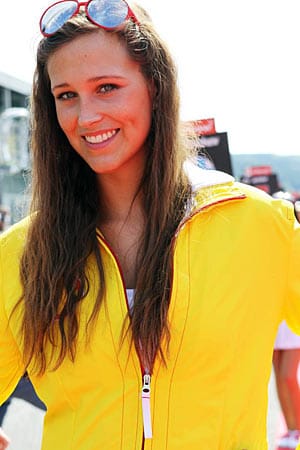 Bitte lächeln: ein Grid Girl beim GP von Belgien.