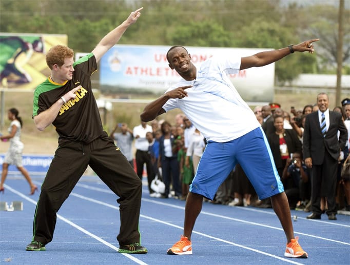 Er wird wohl immer für einen Spaß zu haben sein. Prinz Harry (li.) und der Sprint-Champion Usain Bolt 2012 in Jamaica.