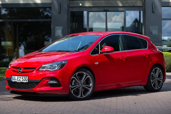 Zu Preisen hat Opel noch keine offiziellen Angaben gemacht. Die Preisliste für die BiTurbo-Modelle dürften aber bei über 30.000 Euro starten.