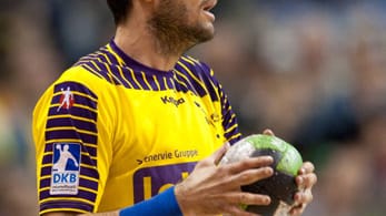 Mit Iker Romero spielt seit 2011 ein weiteres Schwergewicht der Szene bei den Füchsen. Der im Rückraum vielfältig einsetzbare Spanier hat im Handball nahezu alles gewonnen, was es zu gewinnen gibt. Neben dem Weltmeistertitel 2005 gewann er mit BM Ciudad Real zwei Mal den Europapokal der Pokalsieger sowie mit dem FC Barcelona zwei Mal die EHF Champions League und 2004 den europäischen Supercup.