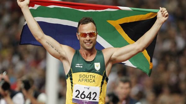 "Mein Bruder ist genau so ehrgeizig wie ich. Meine Schwester ist sehr introvertiert. Vielleicht ist sie vom Briefträger." Stelzensprinter Oscar Pistorius im britischen Magazin "ES".